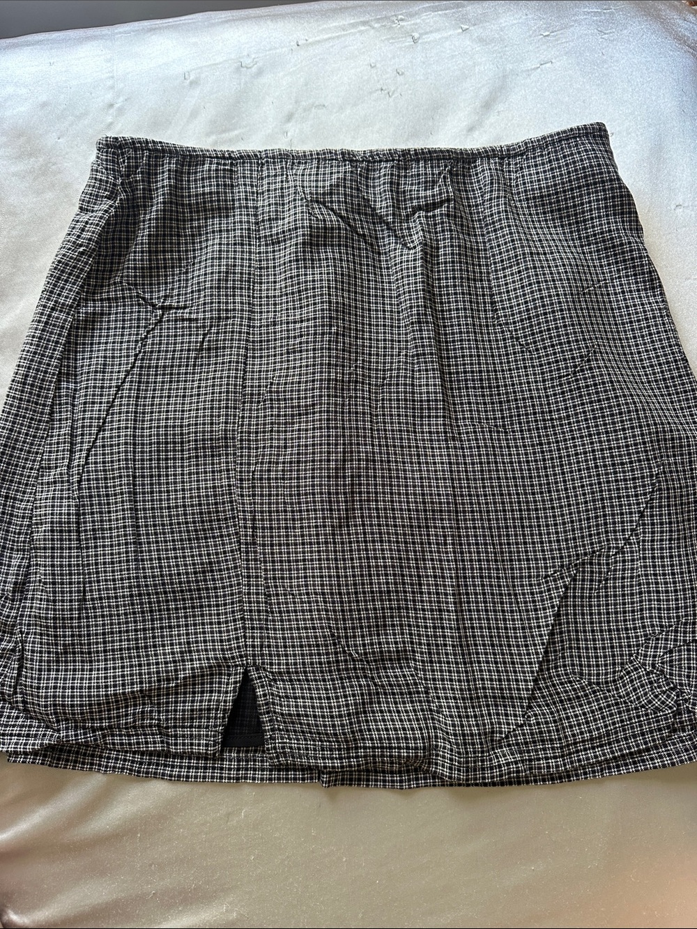 Black & White Plaid Women's Skirt with Front Vent